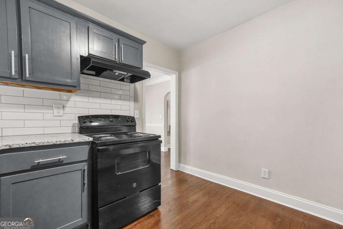 1563 MAYFLOWER Avenue Atlanta - 16