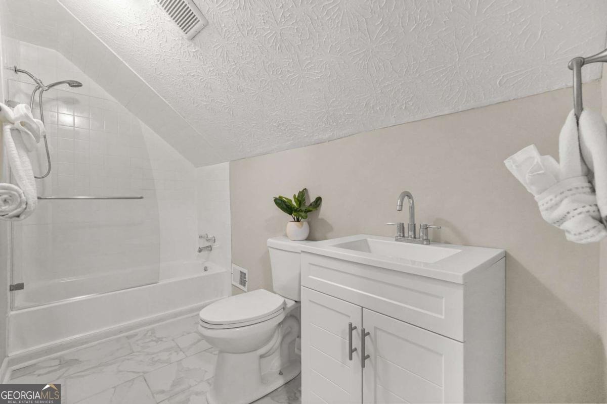 1563 MAYFLOWER Avenue Atlanta - 20