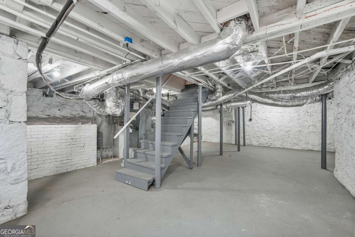 1563 MAYFLOWER Avenue Atlanta - 30