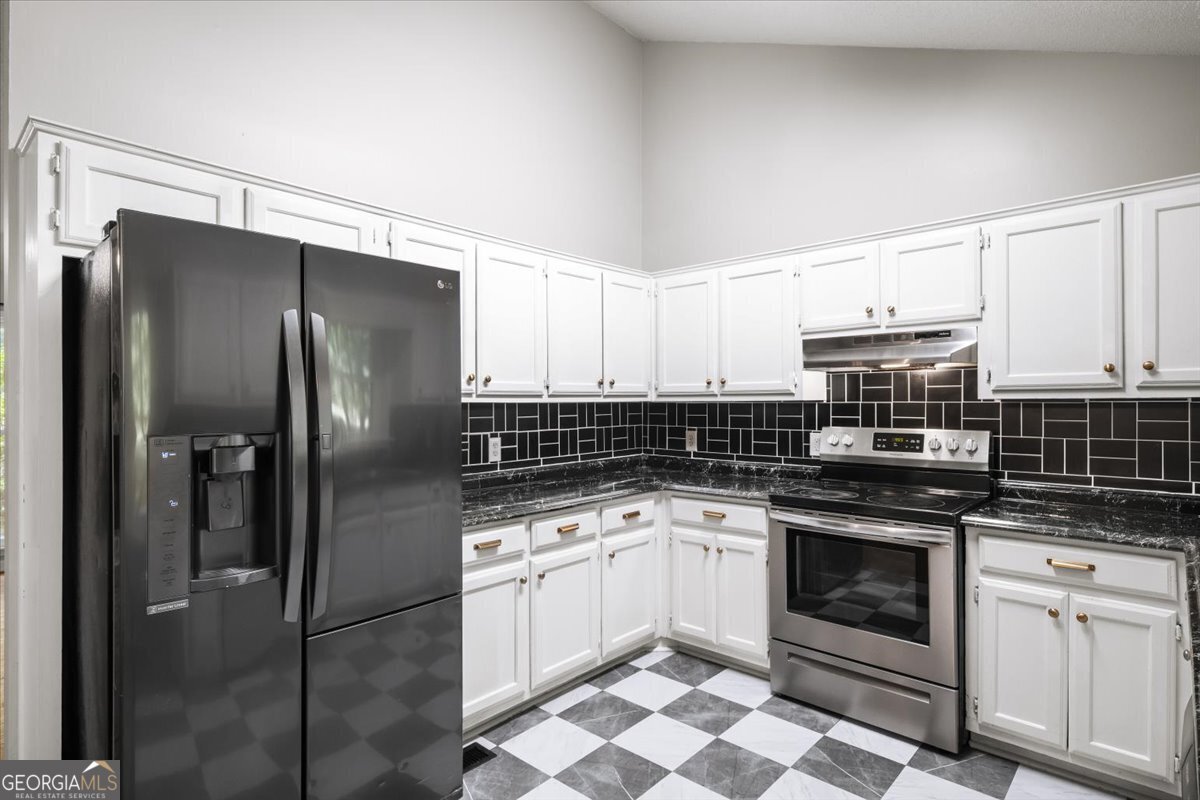 1528 Oakleaf Drive Auburn - 1