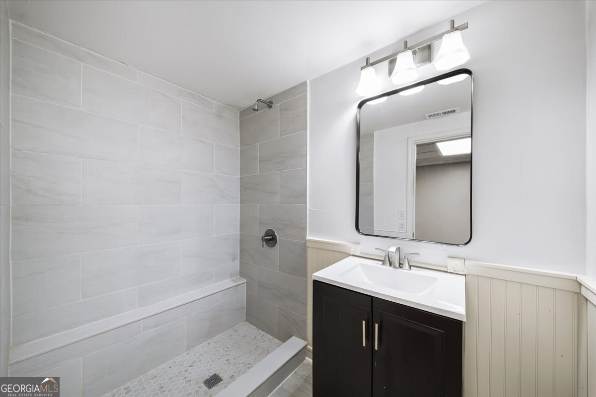 1528 Oakleaf Drive Auburn - 18