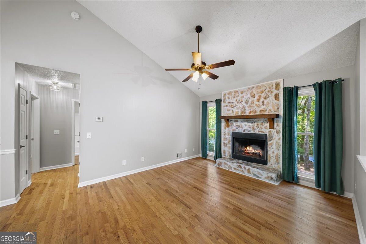 1528 Oakleaf Drive Auburn - 3