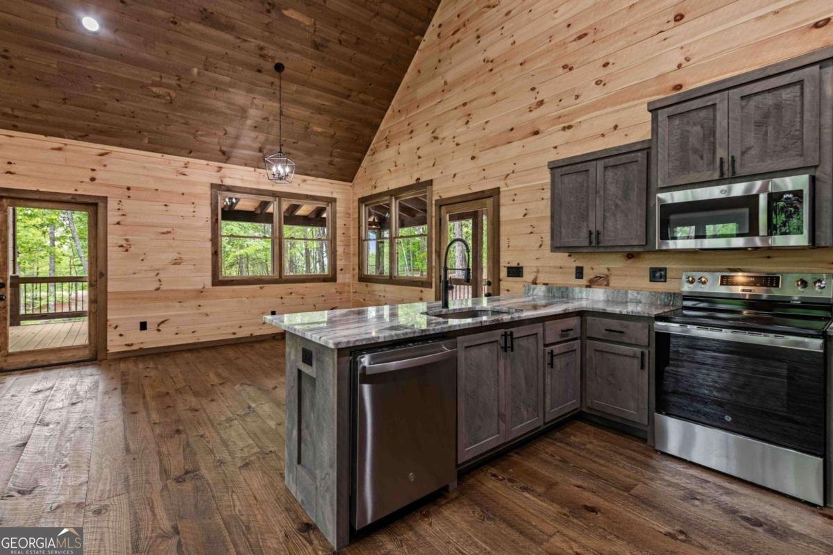 120 Green Ridge Road Blue Ridge - 37