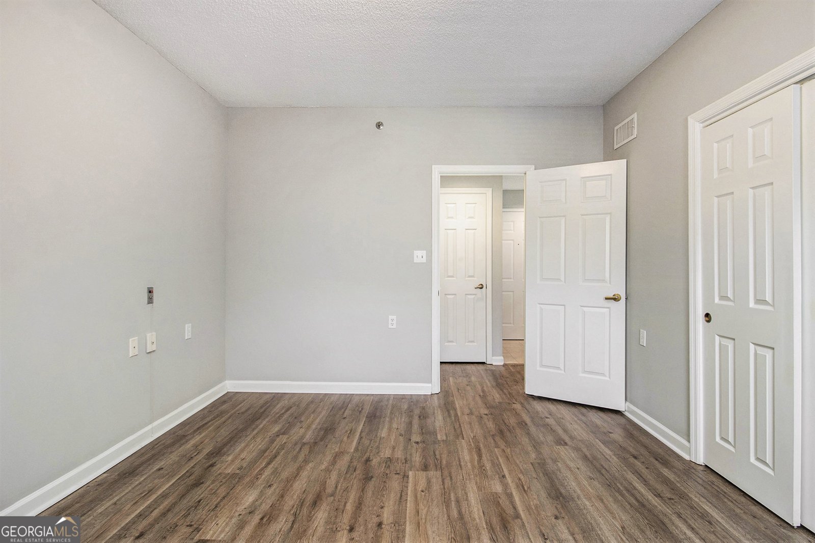 1800 Clairmont Lake Decatur - 19