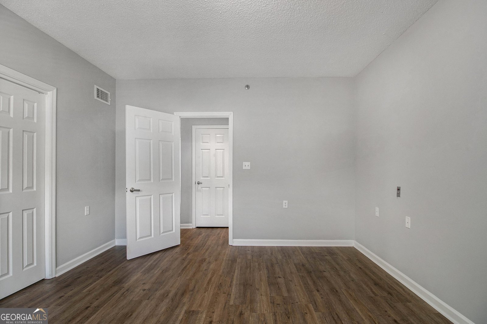 1800 Clairmont Lake Decatur - 19