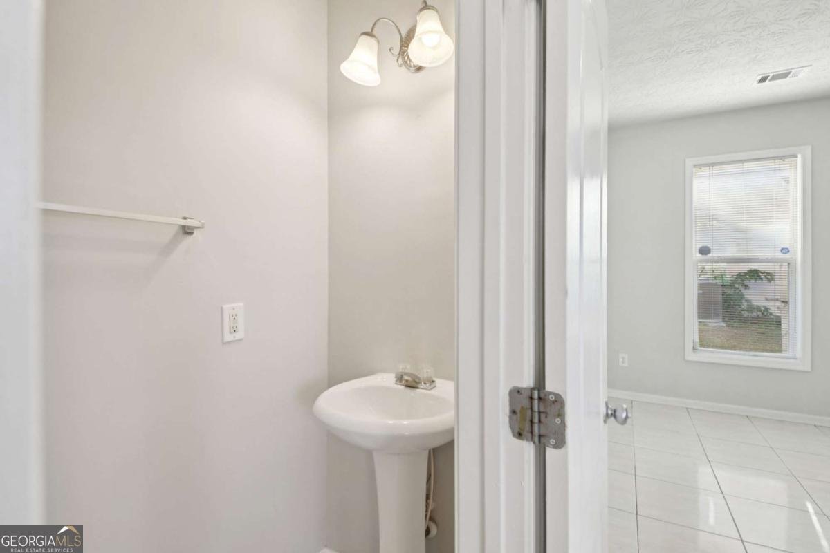 8157 Brookbend Drive Douglasville - 11