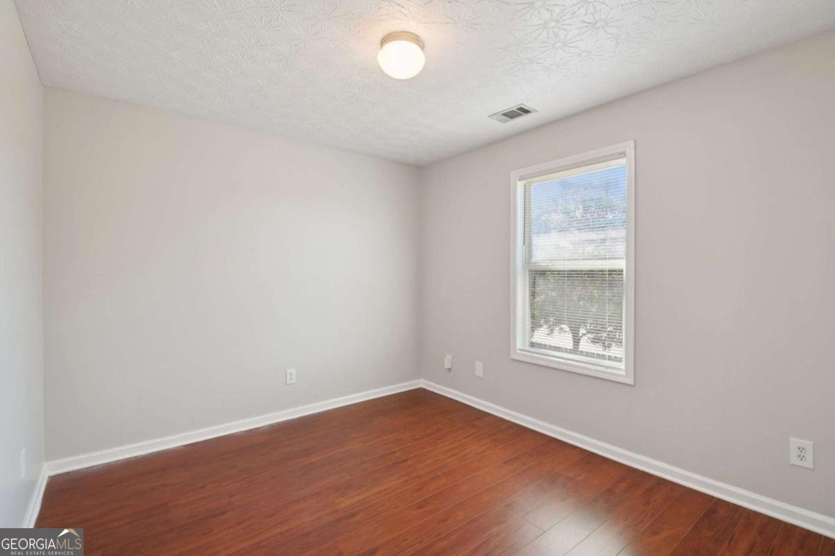 8157 Brookbend Drive Douglasville - 22