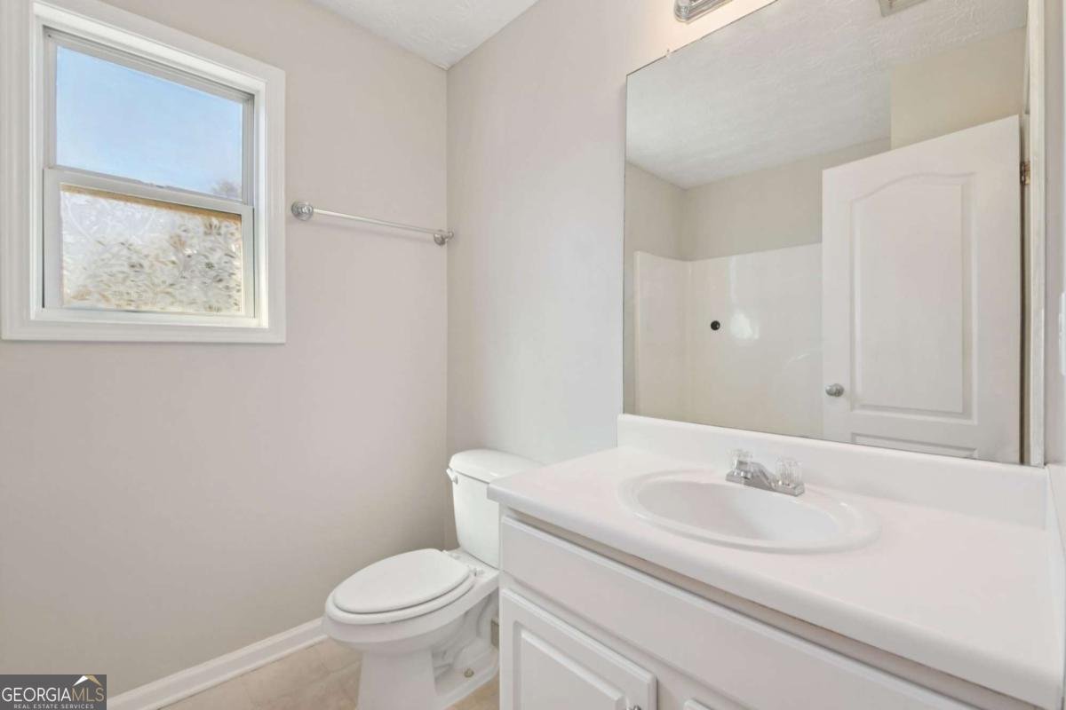 8157 Brookbend Drive Douglasville - 24