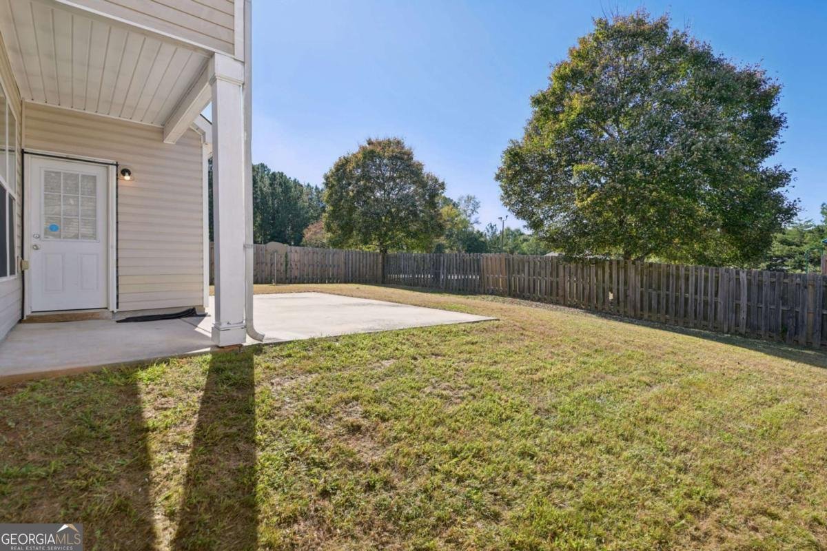 8157 Brookbend Drive Douglasville - 25