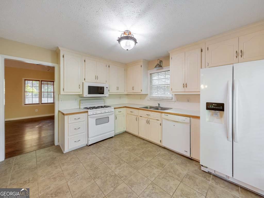 304 Queensbury Walk Acworth - 12