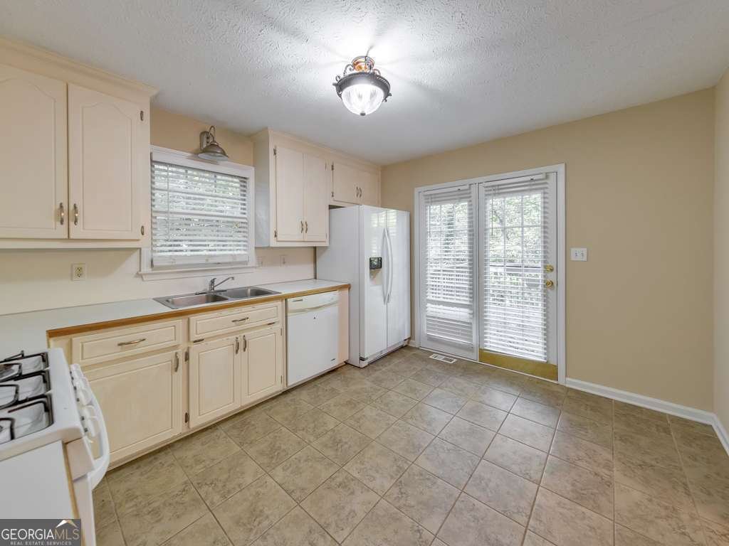 304 Queensbury Walk Acworth - 13