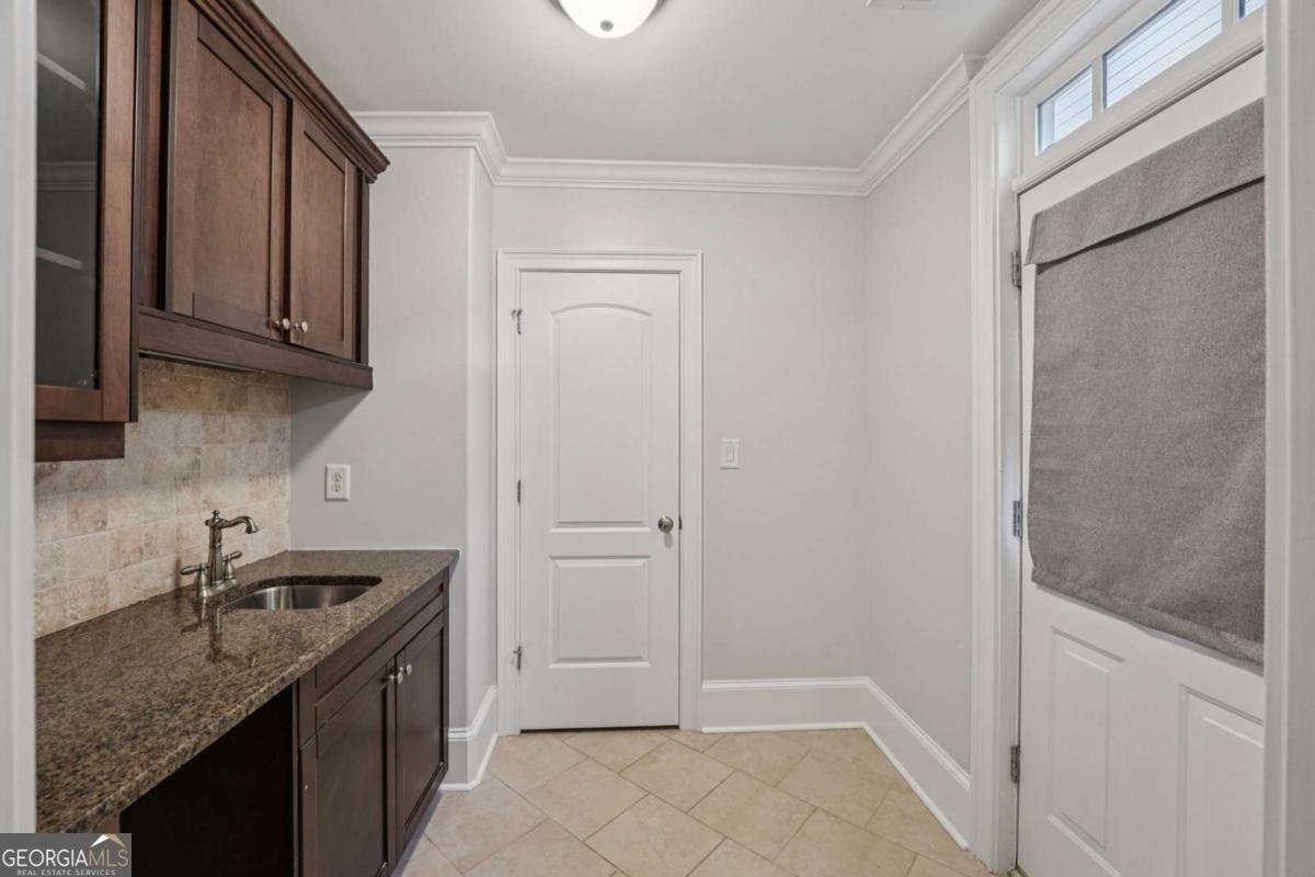 3236 Lynwood Drive Atlanta - 27