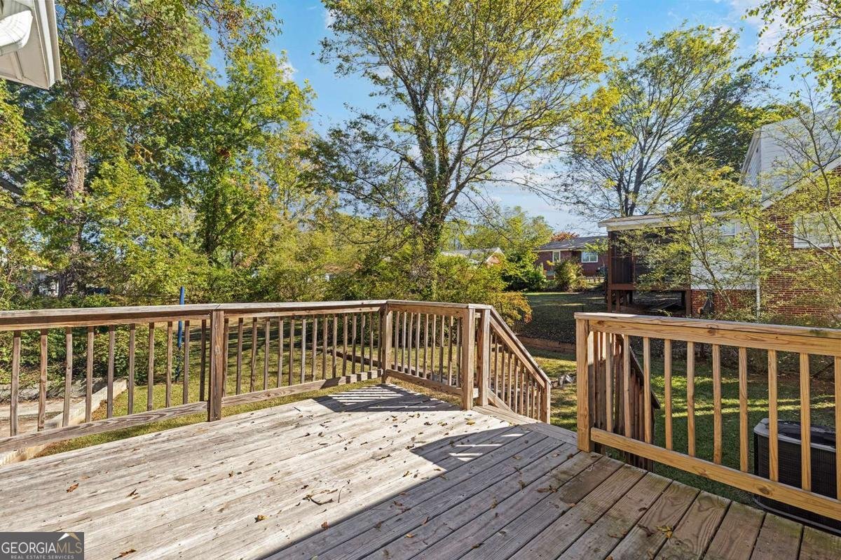 2011 Lexington Ave. East Point - 9