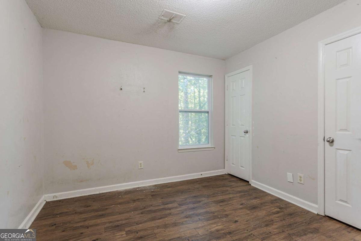 910 Forest Path Stone Mountain - 11