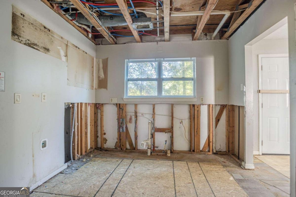 910 Forest Path Stone Mountain - 21