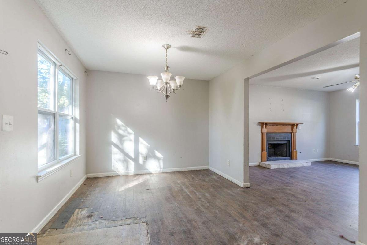 910 Forest Path Stone Mountain - 5