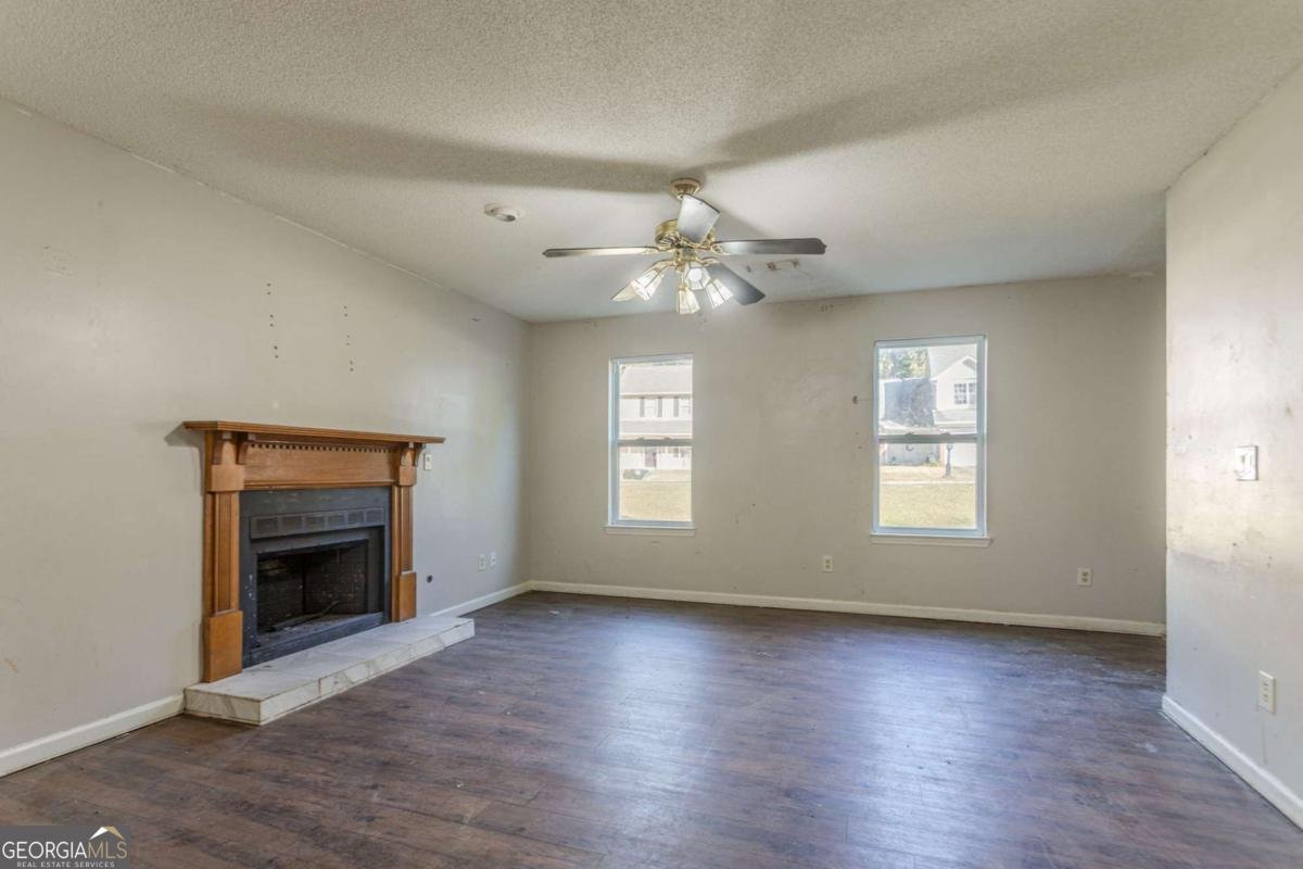 910 Forest Path Stone Mountain - 7