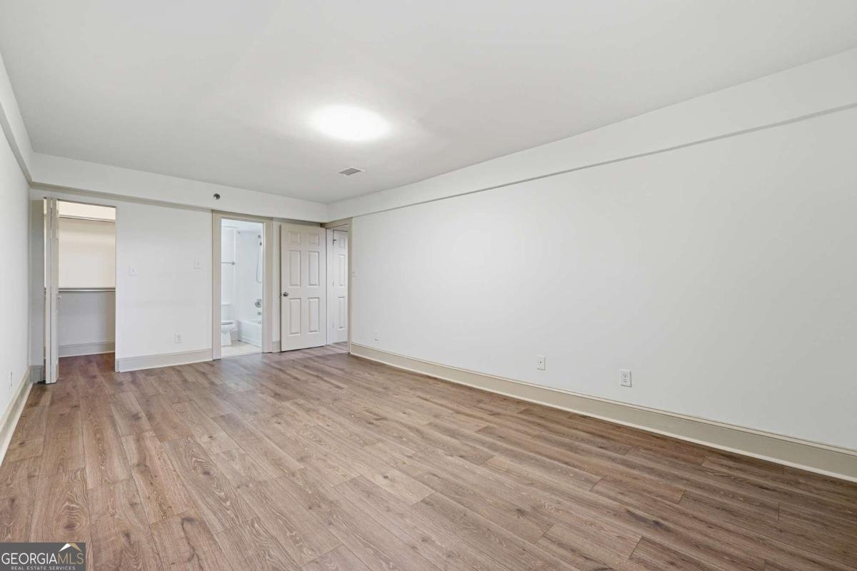 2855 Peachtree Road Atlanta - 19