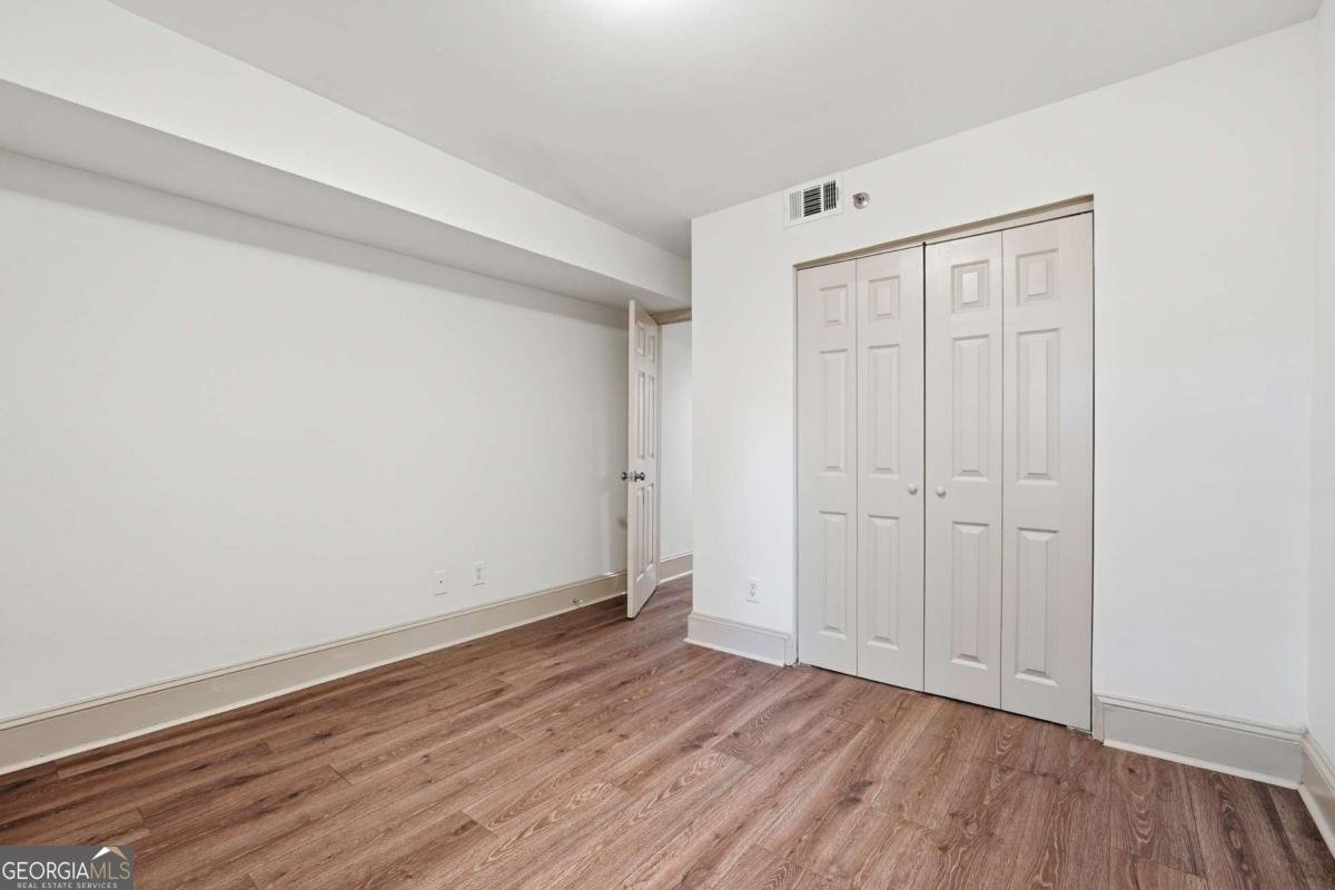 2855 Peachtree Road Atlanta - 23