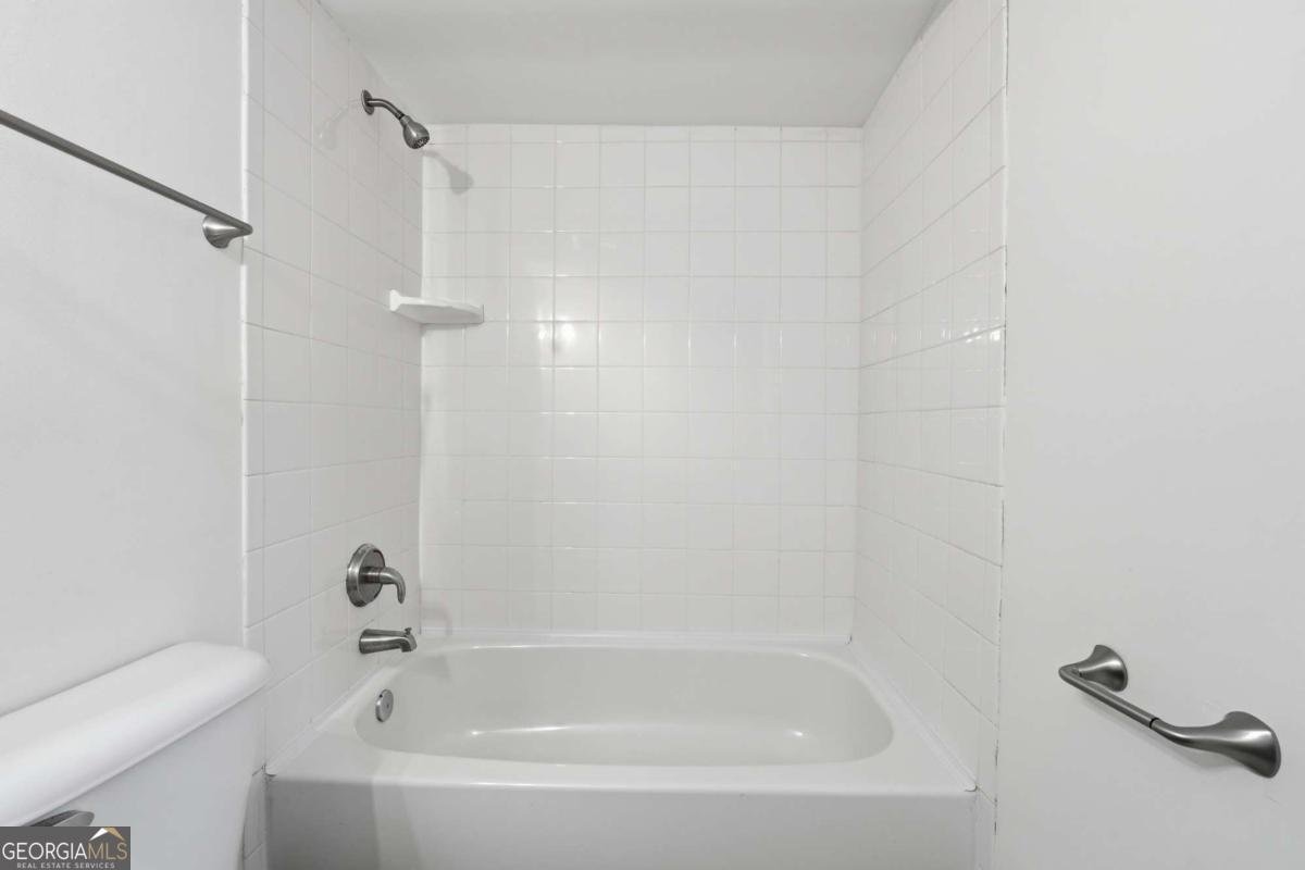 2855 Peachtree Road Atlanta - 25