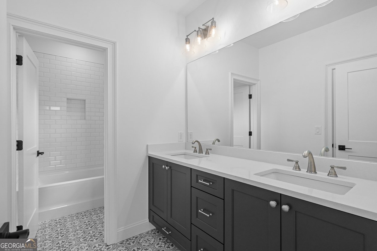 6000 Stallion Ridge Douglasville - 35