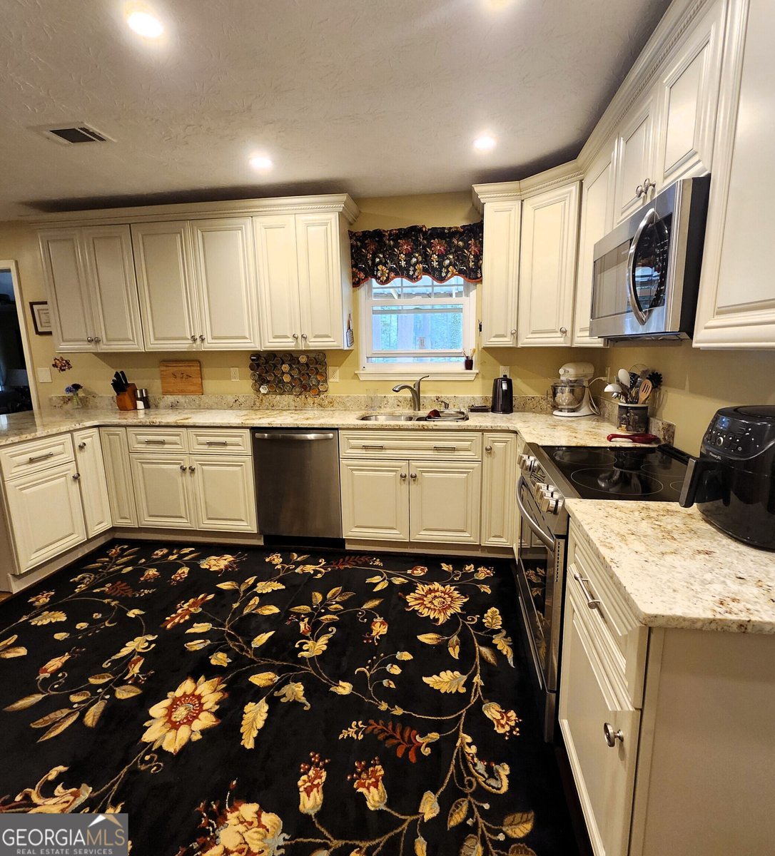 1584 Lakemont Drive Grayson - 6