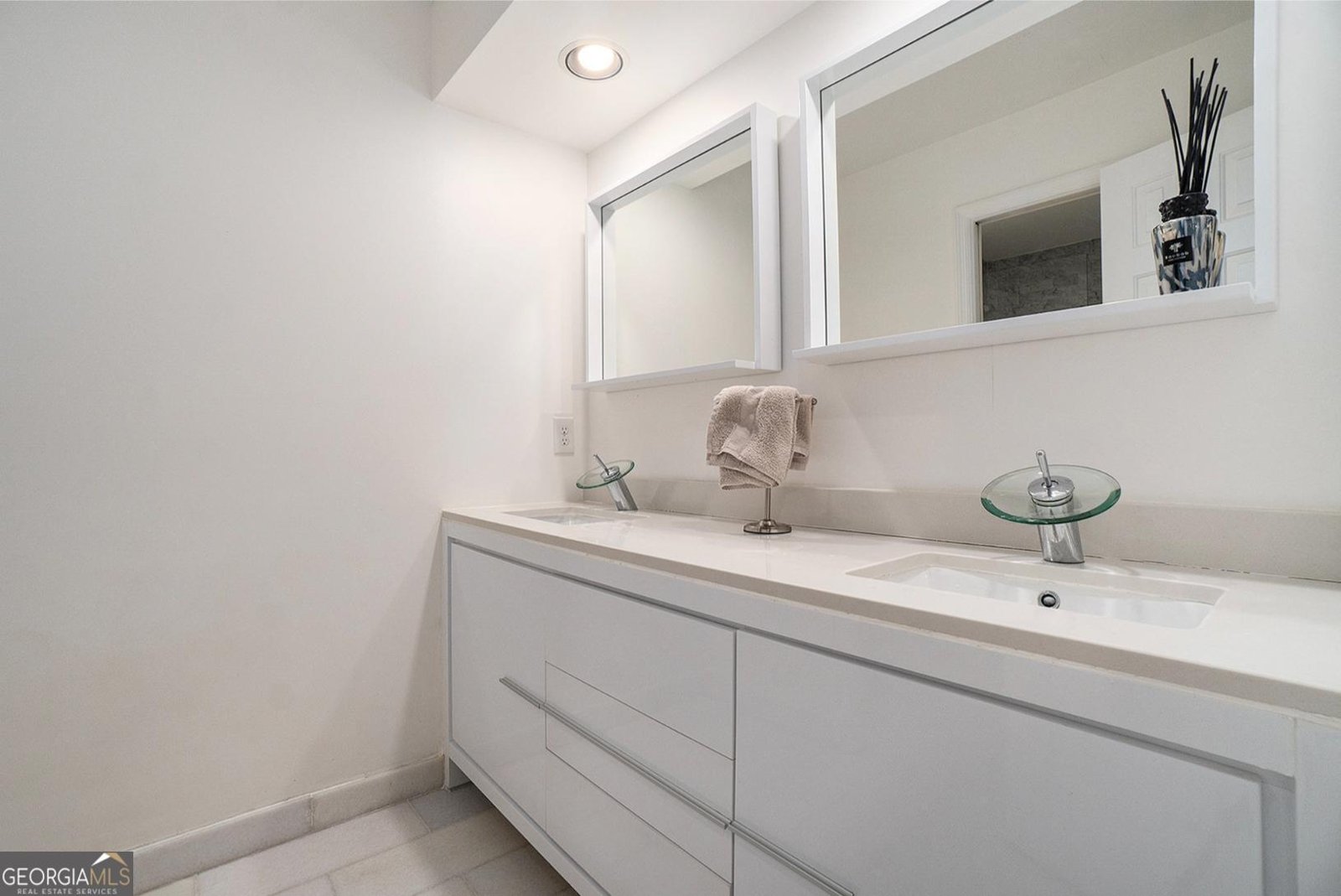 4635 Mount Paran Parkway Atlanta - 23
