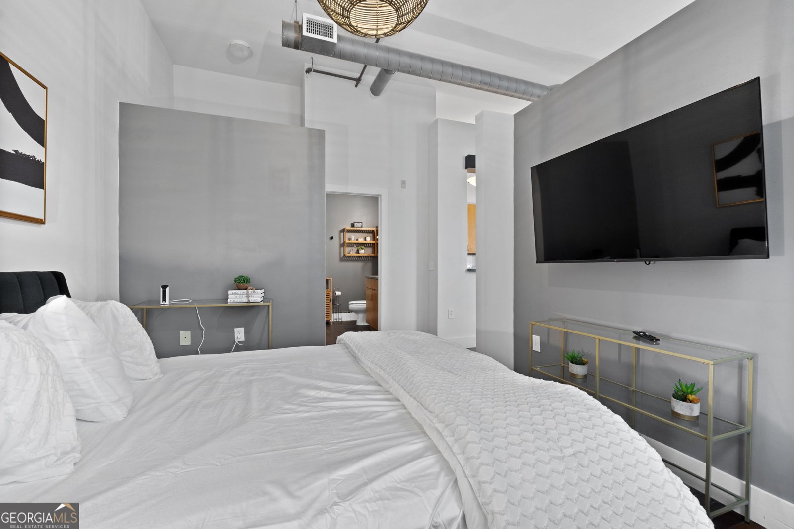 600 COLLEGE Street Hapeville - 19