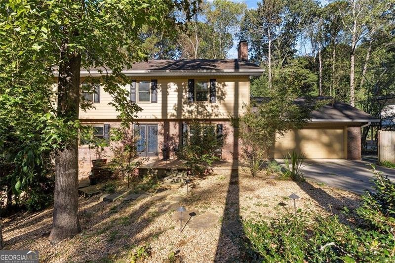 2731 BRACKENWOOD Drive Snellville - main photo