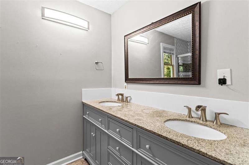 2731 BRACKENWOOD Drive Snellville - 30