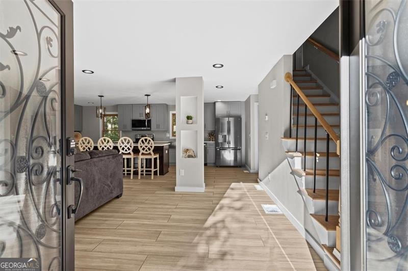 2731 BRACKENWOOD Drive Snellville - 4