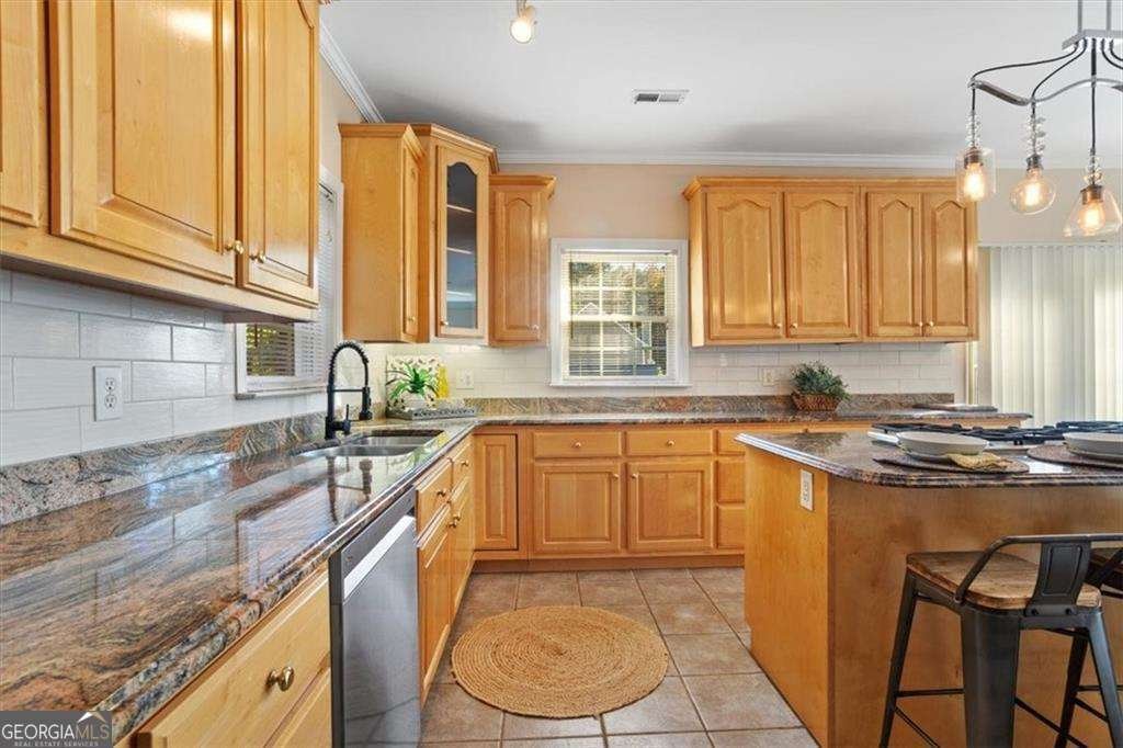 55 Rocky Circle White - 21