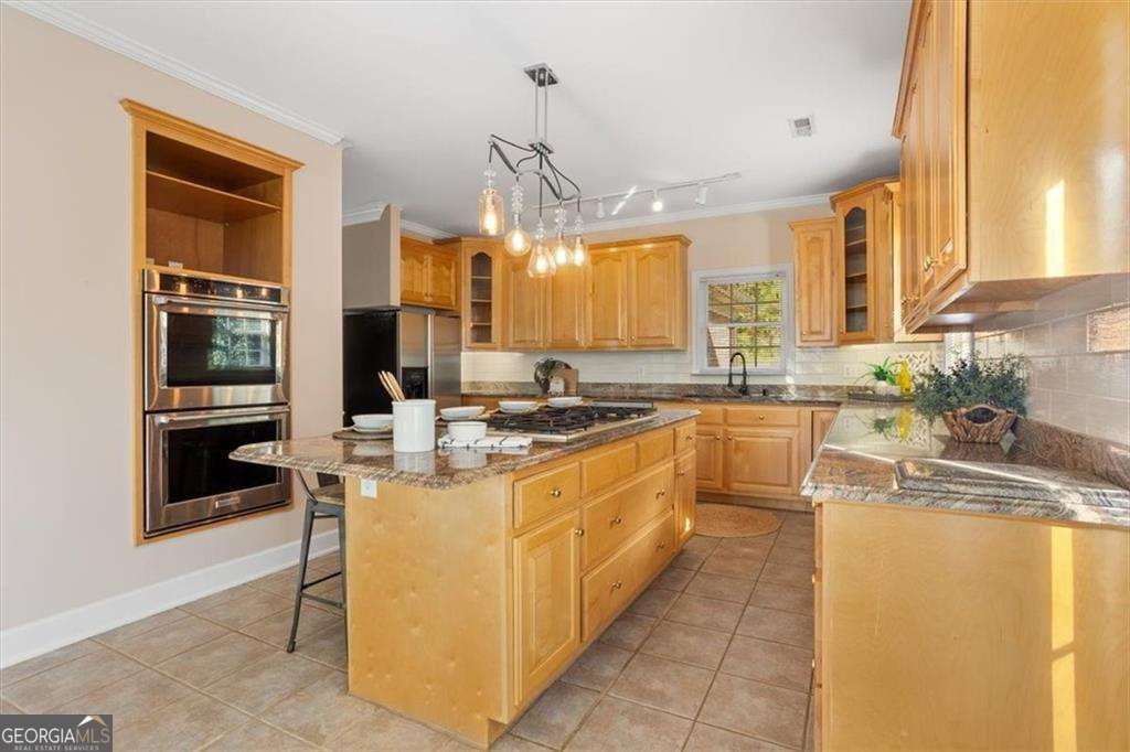 55 Rocky Circle White - 26