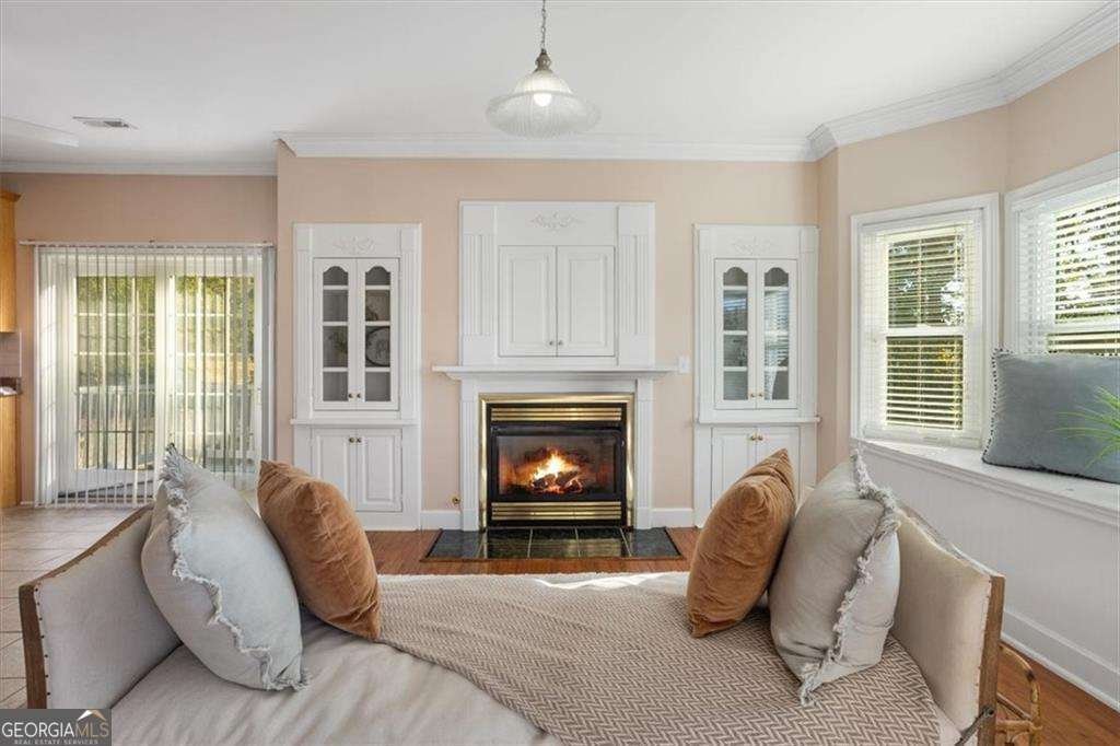 55 Rocky Circle White - 29