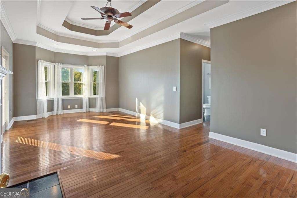 55 Rocky Circle White - 32