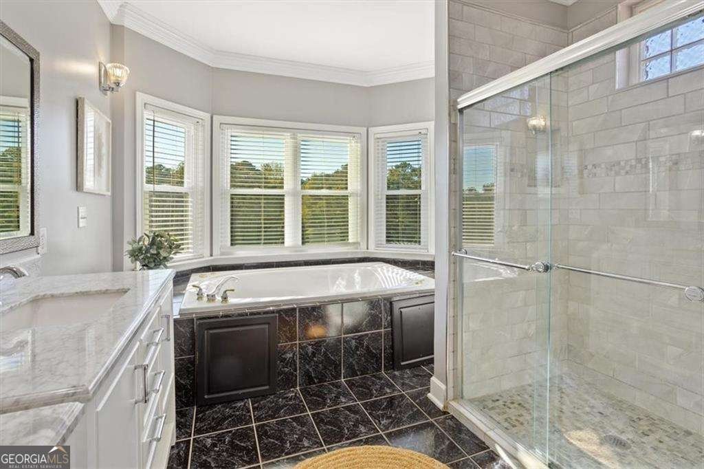 55 Rocky Circle White - 39