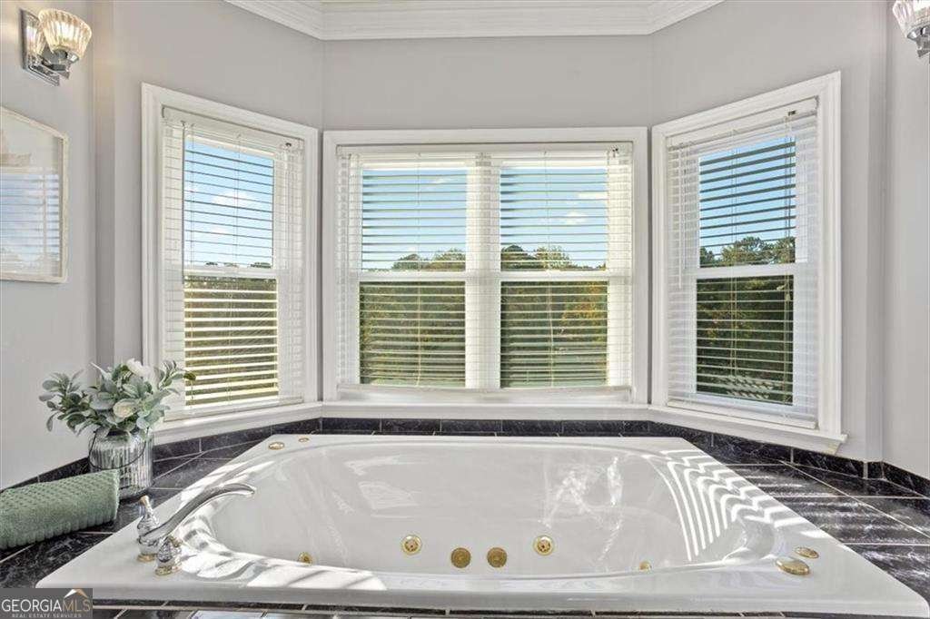 55 Rocky Circle White - 41