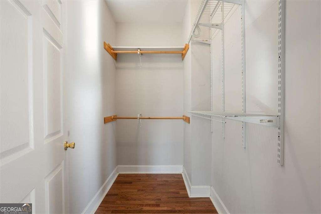 55 Rocky Circle White - 43