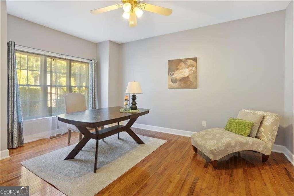 55 Rocky Circle White - 44