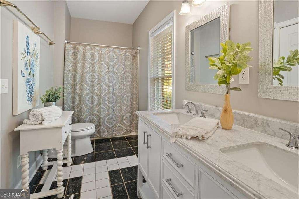 55 Rocky Circle White - 46