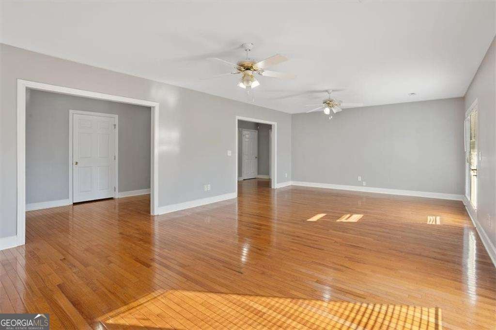 55 Rocky Circle White - 53