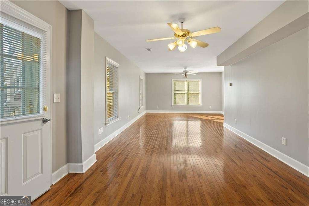 55 Rocky Circle White - 55