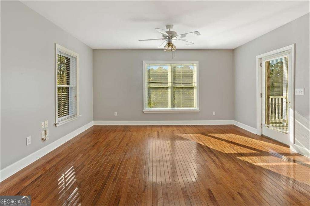 55 Rocky Circle White - 56