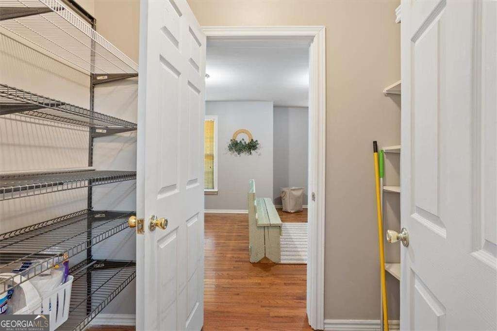 55 Rocky Circle White - 62