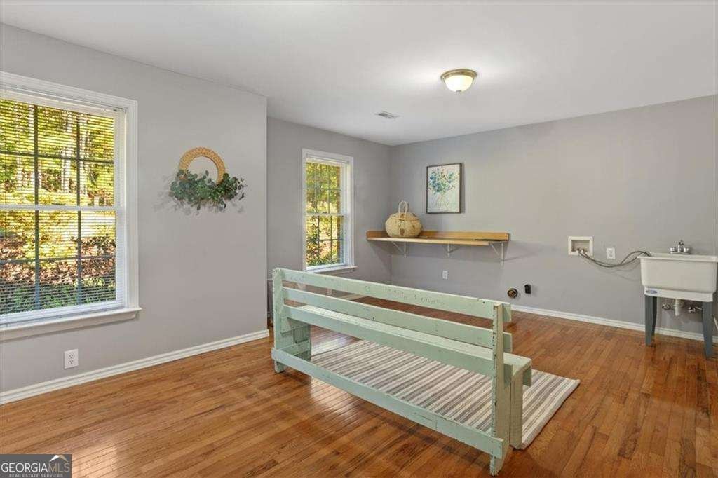 55 Rocky Circle White - 63