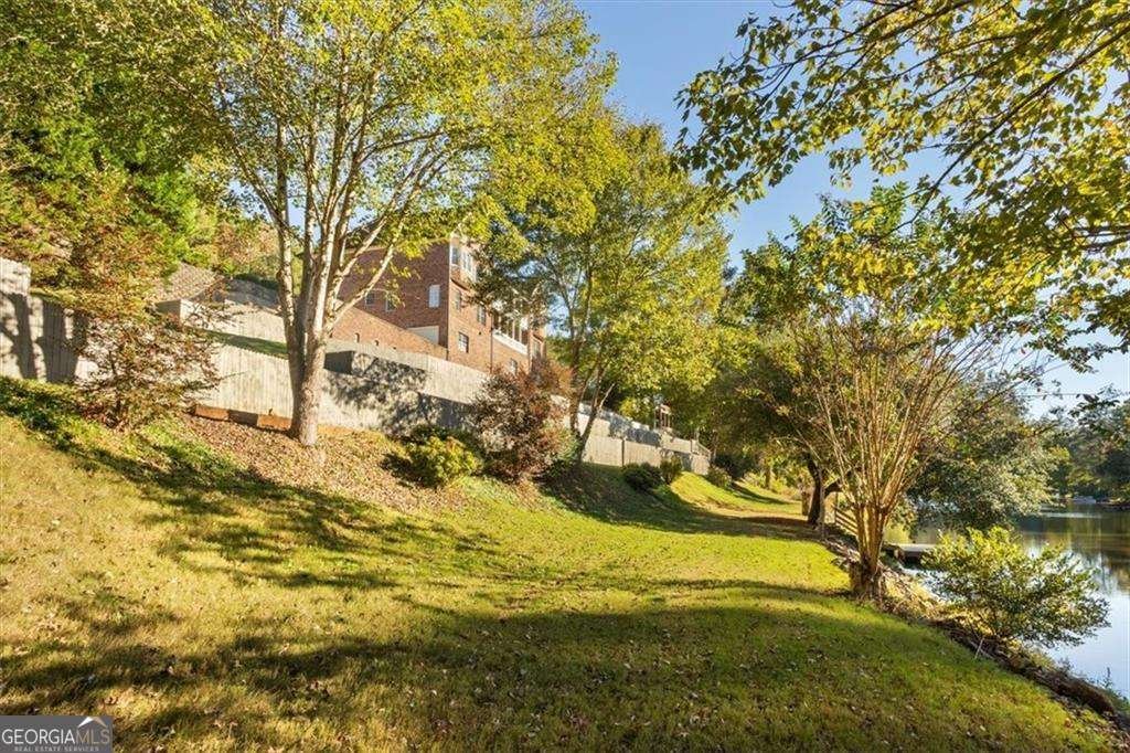 55 Rocky Circle White - 71