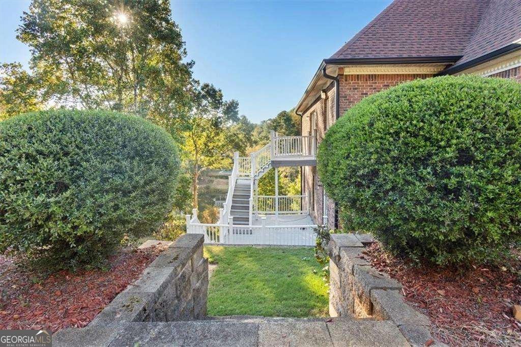 55 Rocky Circle White - 77