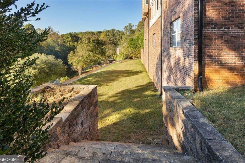 55 Rocky Circle White - 88