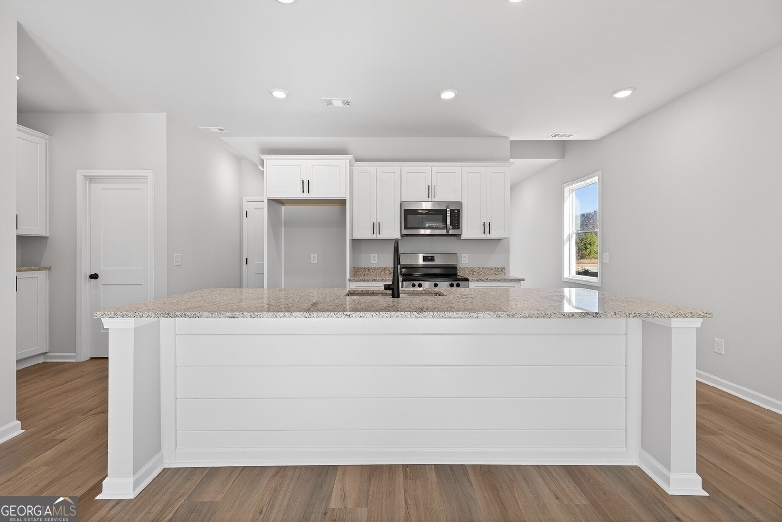 562 Madison Street Commerce - Photo 15