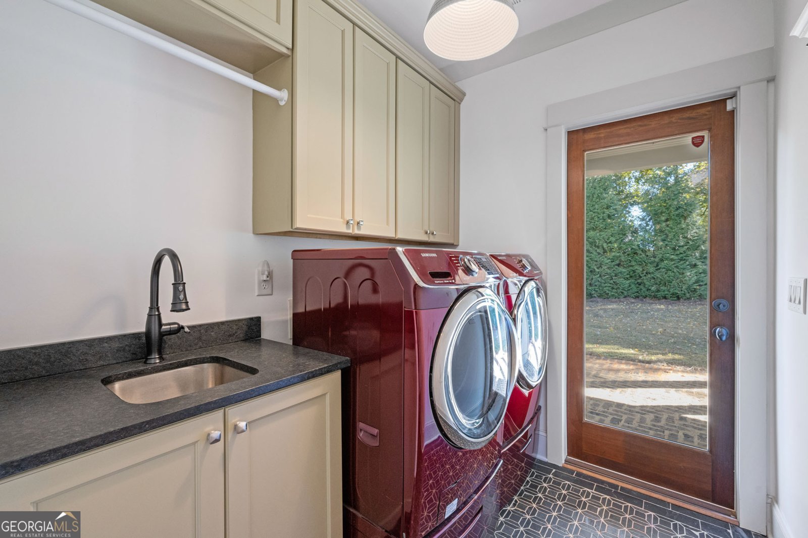 213 OHM Avondale Estates - 15